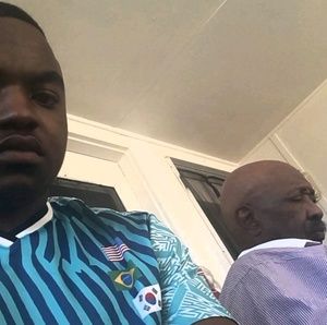 Meet your Posher, Uri